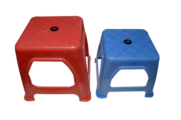 塑料凳與塑料制品 無處不在的生活伙伴